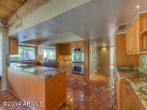 5515 E Camelhill Rd, Phoenix, AZ 85018 photo 8
