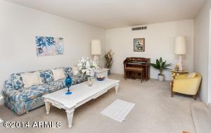 219 E Winter Dr, Phoenix, AZ 85020 photo 4
