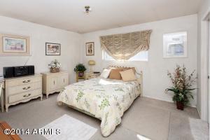 219 E Winter Dr, Phoenix, AZ 85020 photo 7