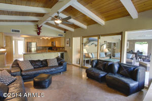 3238 E Minnezona Cir, Phoenix, AZ 85018 photo 11