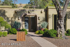 3238 E Minnezona Cir, Phoenix, AZ 85018 photo 2
