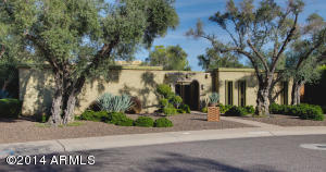 3238 E Minnezona Cir, Phoenix, AZ 85018 photo 1
