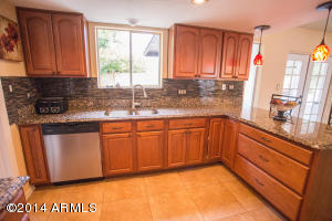 65 E Canterbury Ct, Phoenix, AZ 85022 photo 31