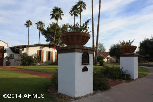 65 E Canterbury Ct, Phoenix, AZ 85022 photo 3