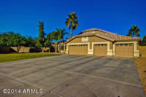 1776 E Robin Ct, Gilbert, AZ 85296 photo 2