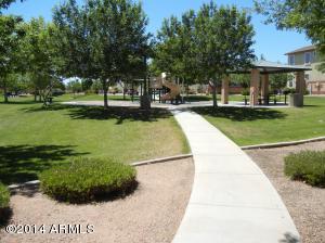 1936 S Maple Dr, Gilbert, AZ 85295 photo 8