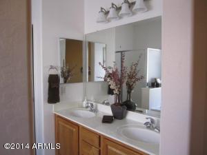 1936 S Maple Dr, Gilbert, AZ 85295 photo 4