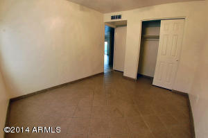 6220 W Mitchell Dr, Phoenix, AZ 85033 photo 9