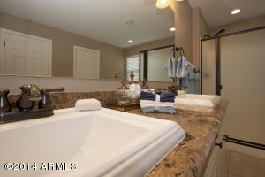 3833 E Amber Ln, Gilbert, AZ 85296 photo 21