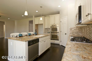 3833 E Amber Ln, Gilbert, AZ 85296 photo 11