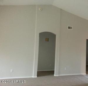 1122 S Tiago Dr, Gilbert, AZ 85233 photo 2