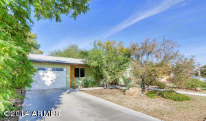 1002 E Cavalier Dr, Phoenix, AZ 85014 photo 2