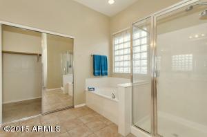 2136 S Heritage Dr, Gilbert, AZ 85295 photo 19