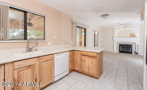 2027 E Robin Ln, Phoenix, AZ 85024 photo 4