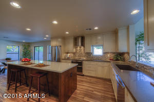 2556 E Denton Ln, Phoenix, AZ 85016 photo 6