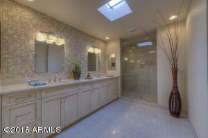2556 E Denton Ln, Phoenix, AZ 85016 photo 13