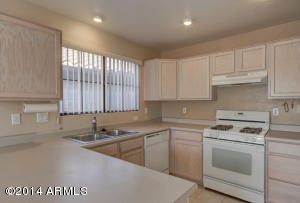 3224 E Hononegh Dr, Phoenix, AZ 85050 photo 9