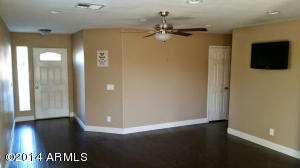 5218 S 8th Dr, Phoenix, AZ 85041 photo 4