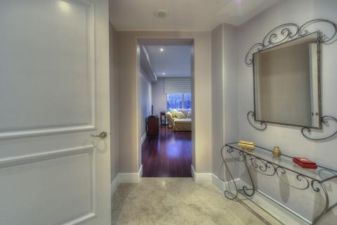 2402 Esplanade Ln #402, Phoenix, AZ 85016 photo 19