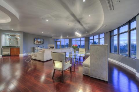 2402 Esplanade Ln #402, Phoenix, AZ 85016 photo 5
