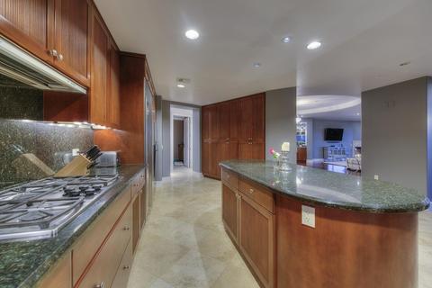 2402 Esplanade Ln #402, Phoenix, AZ 85016 photo 13