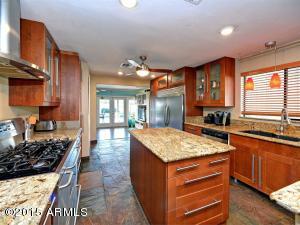 3639 E Piccadilly Rd, Phoenix, AZ 85018 photo 4