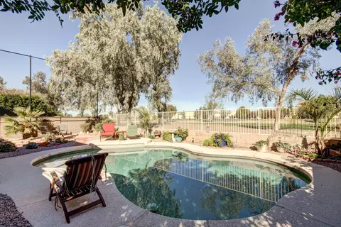 1512 E Sunrise Way, Gilbert, AZ 85296 photo 5