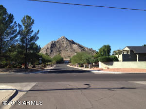 2401 E Yucca St, Phoenix, AZ 85028 photo 2