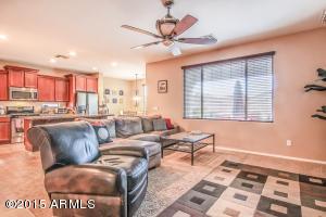 686 E Raven Way, Gilbert, AZ 85297 photo 4