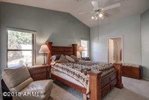 3322 E Hononegh Dr, Phoenix, AZ 85050 photo 4