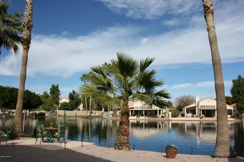 310 E Stonebridge Dr, Gilbert, AZ 85234 photo 1