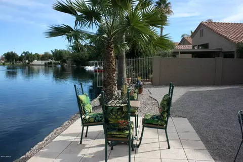 310 E Stonebridge Dr, Gilbert, AZ 85234 photo 2