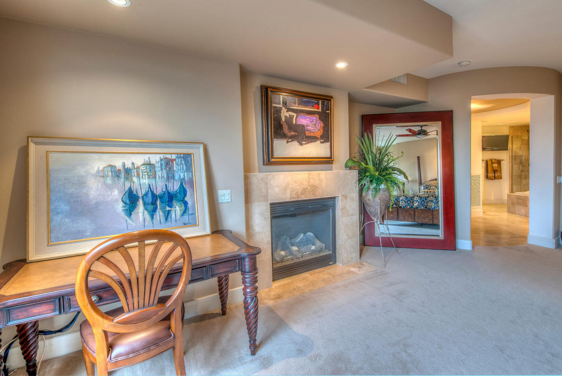 2402 Esplanade Ln #302, Phoenix, AZ 85016 photo 14