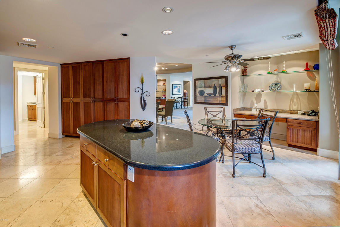 2402 Esplanade Ln #302, Phoenix, AZ 85016 photo 3
