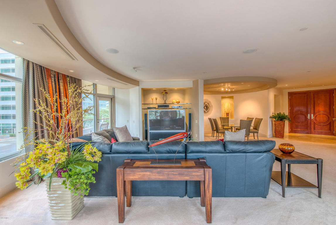 2402 Esplanade Ln #302, Phoenix, AZ 85016 photo 6