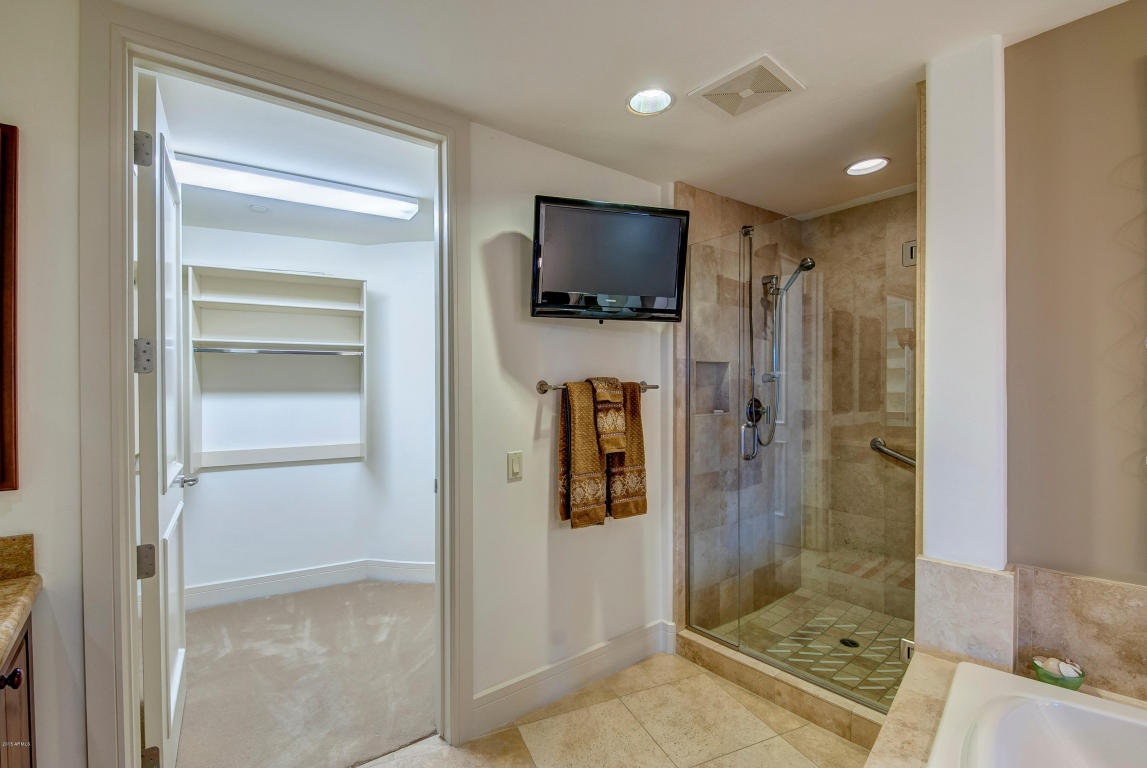 2402 Esplanade Ln #302, Phoenix, AZ 85016 photo 15