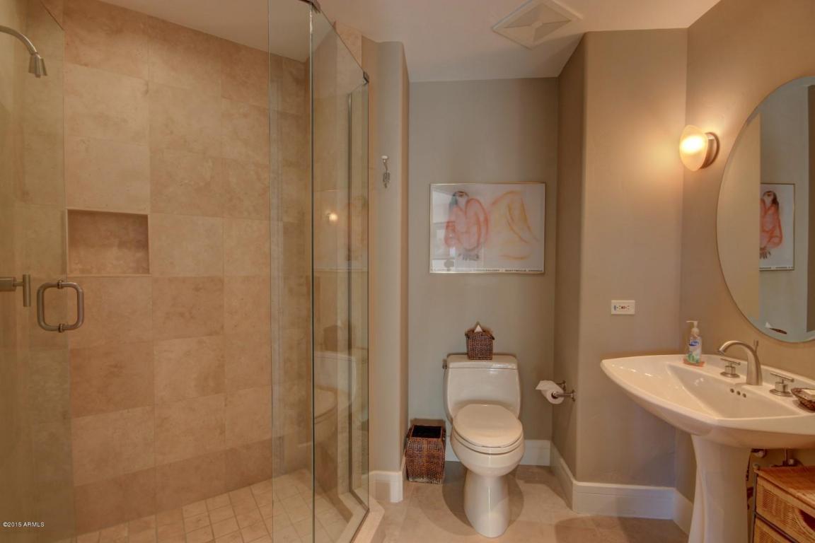 2402 Esplanade Ln #302, Phoenix, AZ 85016 photo 18