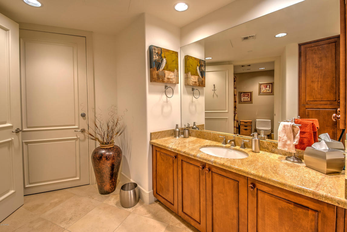 2402 Esplanade Ln #302, Phoenix, AZ 85016 photo 19