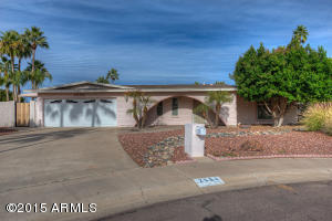 2556 E Sahuaro Dr, Phoenix, AZ 85028 photo 1