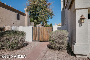 2056 E Amber Ln, Gilbert, AZ 85296 photo 4