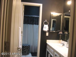548 N Jackson St, Gilbert, AZ 85233 photo 2