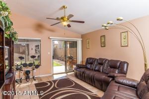 429 E Cantebria Dr, Gilbert, AZ 85296 photo 3