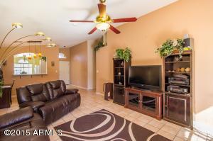 429 E Cantebria Dr, Gilbert, AZ 85296 photo 2