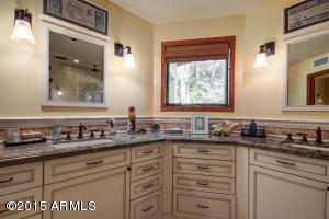 1402 E Caroline Ln, Tempe, AZ 85284 photo 9