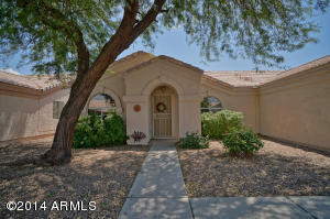 2305 E Sherri Dr, Gilbert, AZ 85296 photo 2