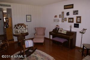 2845 E Paradise Dr, Phoenix, AZ 85028 photo 3
