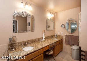 2702 E Laurel Ln, Phoenix, AZ 85028 photo 13