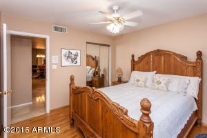2702 E Laurel Ln, Phoenix, AZ 85028 photo 15