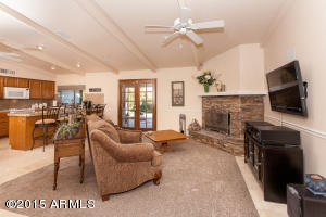 2702 E Laurel Ln, Phoenix, AZ 85028 photo 5