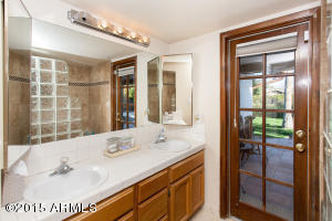 2702 E Laurel Ln, Phoenix, AZ 85028 photo 18
